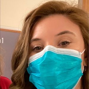 Meet your Posher, Danielle